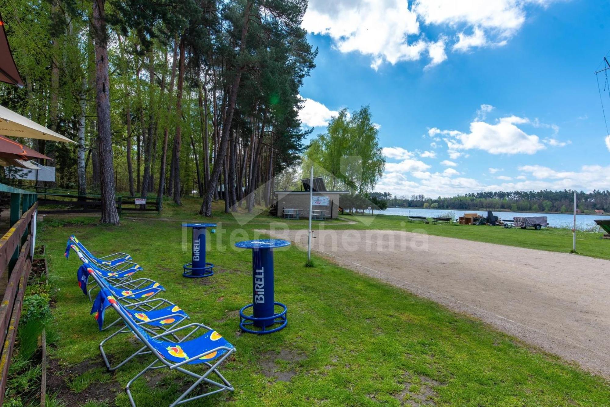 Yacht Club Bezdrev Hotel Hluboká nad Vltavou Exterior photo
